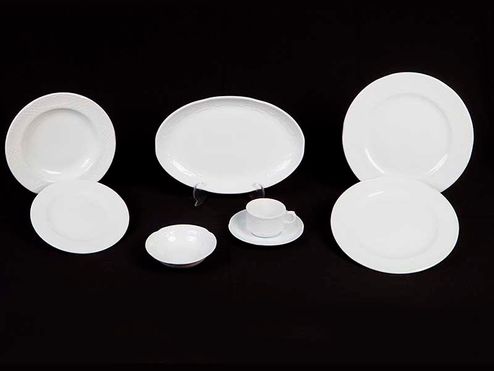Alquileres Fernández Acuña platos color blanco
